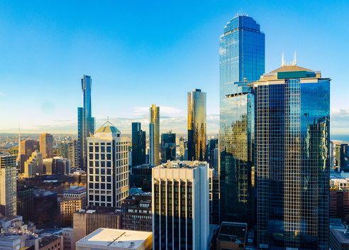 基木鱼落地页创意全覆盖，配合观星盘凸显建筑工程优势，稳抓客源